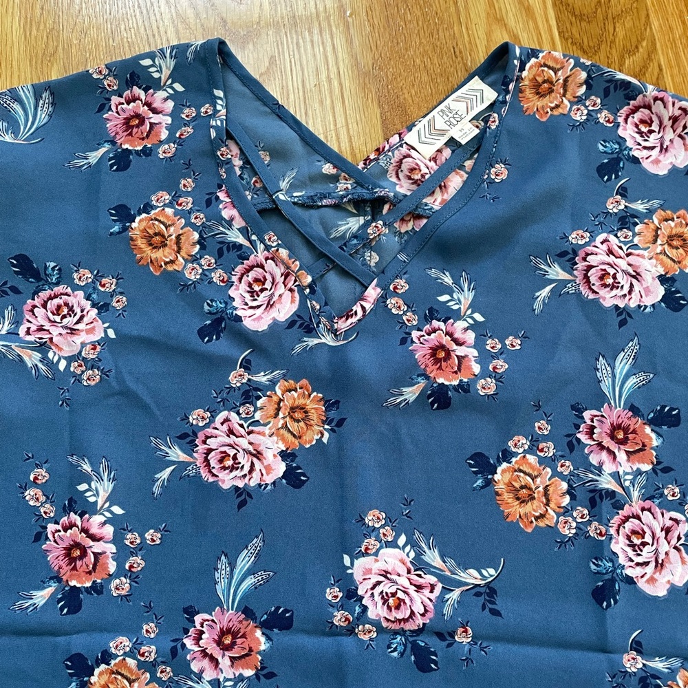 PINK ROSE flower blouse - Picture 5 of 5